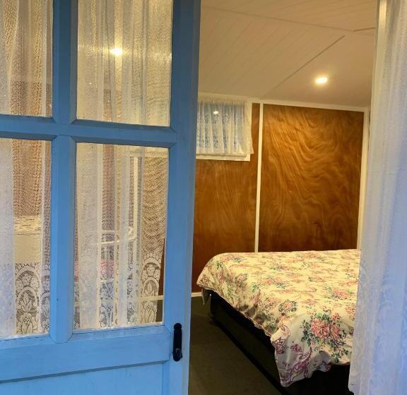 １ベッドルームハウス, Mystery Creek Motel