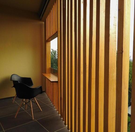 スーペリアースイート, A Hotel Decosuites