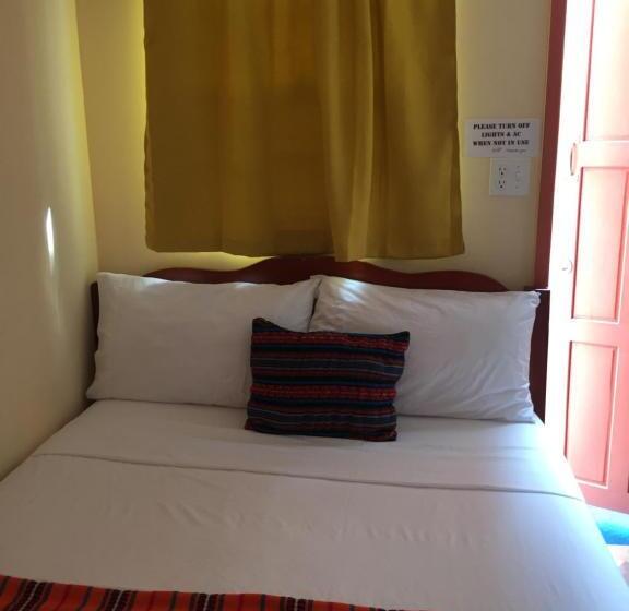 חדר אקונומי, Ambergris Sunset