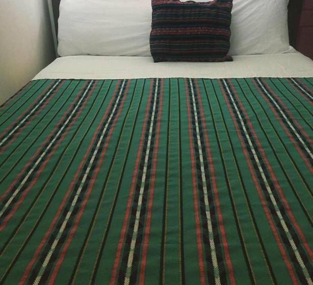 חדר אקונומי, Ambergris Sunset