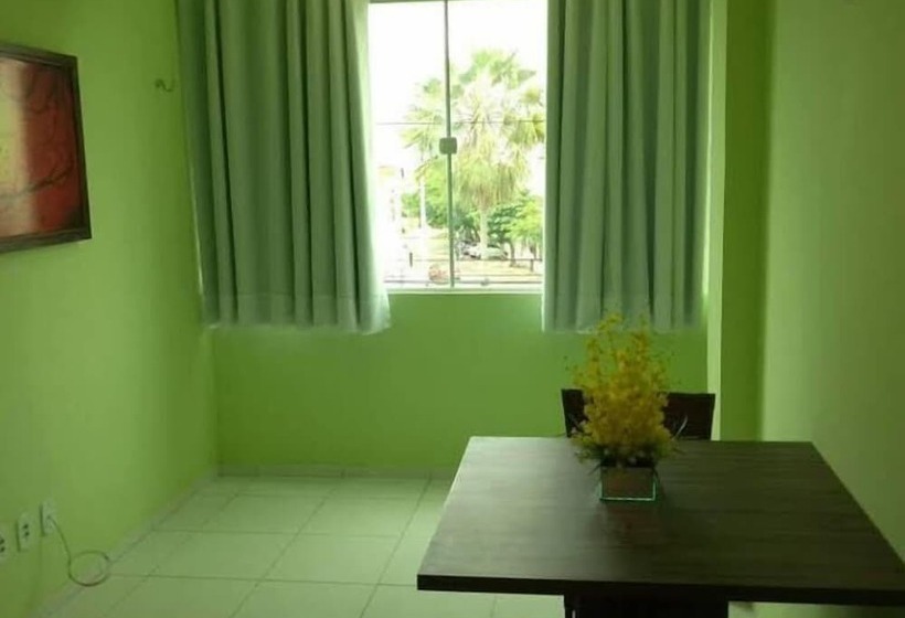 חדר דלוקס לשלושה, Letiva Arco