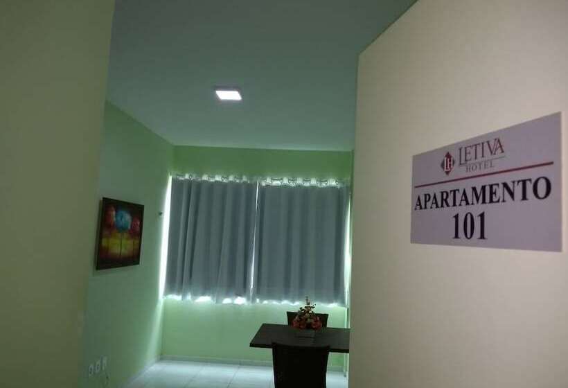 חדר דלוקס לשלושה, Letiva Arco