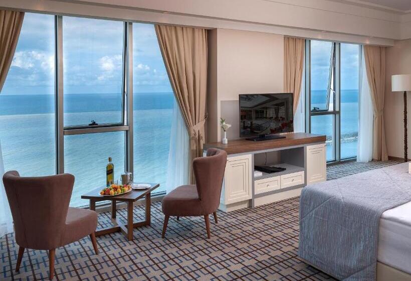 سوئیت با تخت بزرگ, Ramada Plaza By Wyndham Rize
