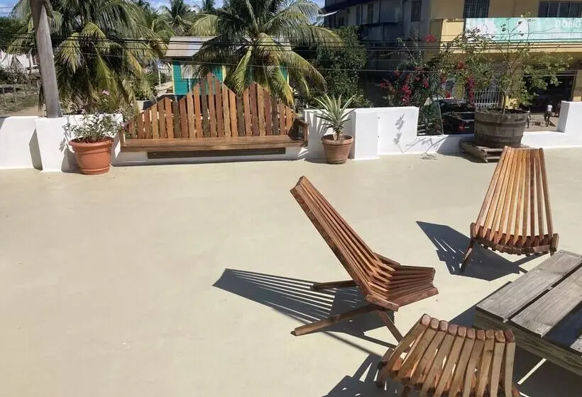اتاق لوکس, Crash Pad Adventure Hostel