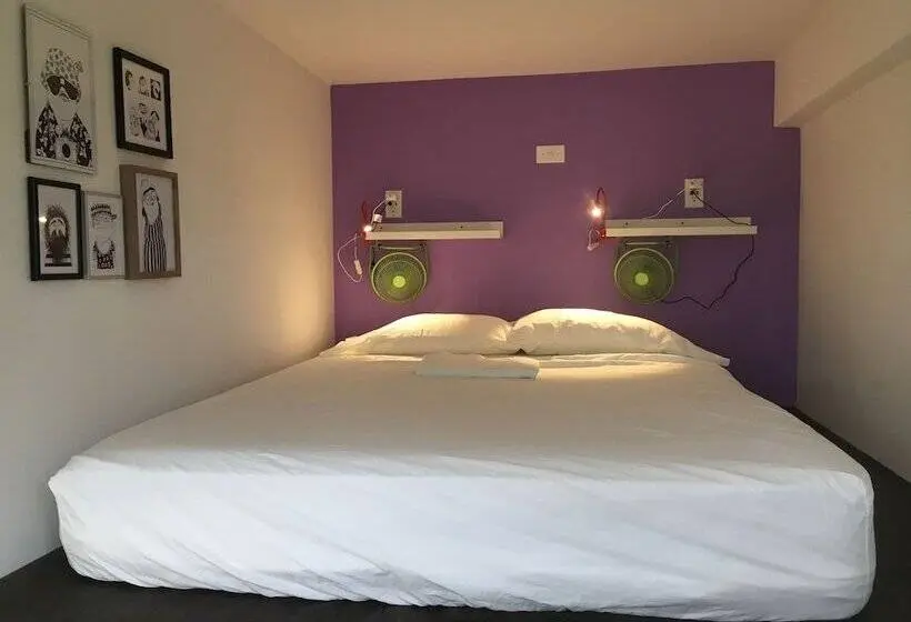 اتاق لوکس, Crash Pad Adventure Hostel