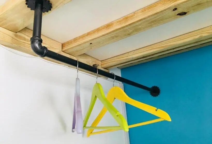 اتاق استاندارد, Crash Pad Adventure Hostel