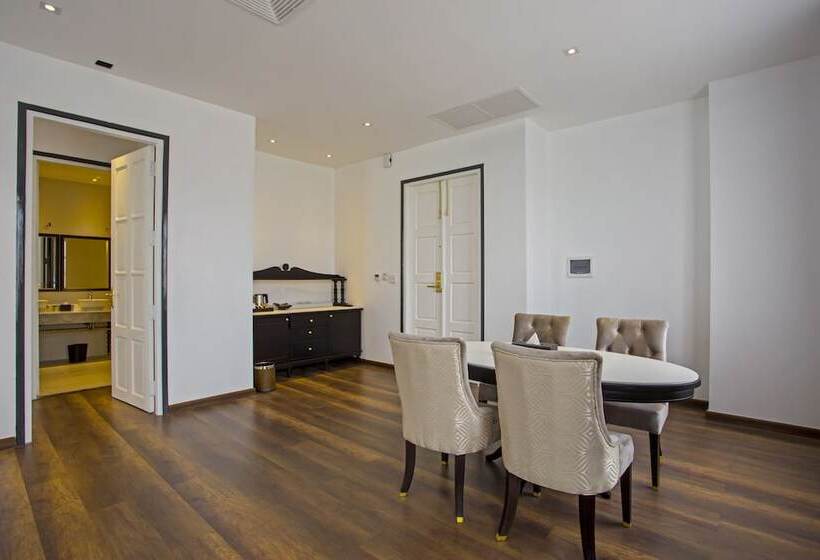 带泳池景观的优质房间, Le Thatluang D Or Boutique