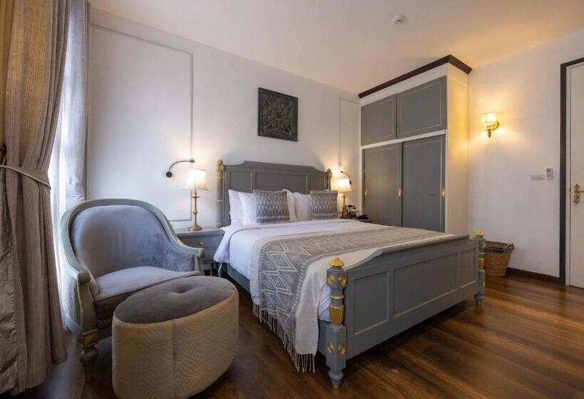 스위트, Le Thatluang D Or Boutique