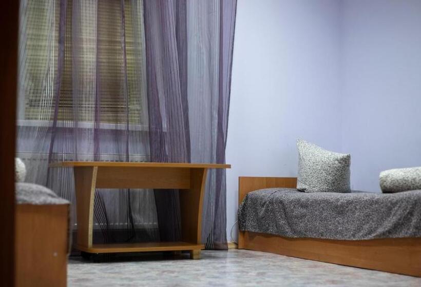 اتاق استاندارد سه نفره, Arcobaleno Home