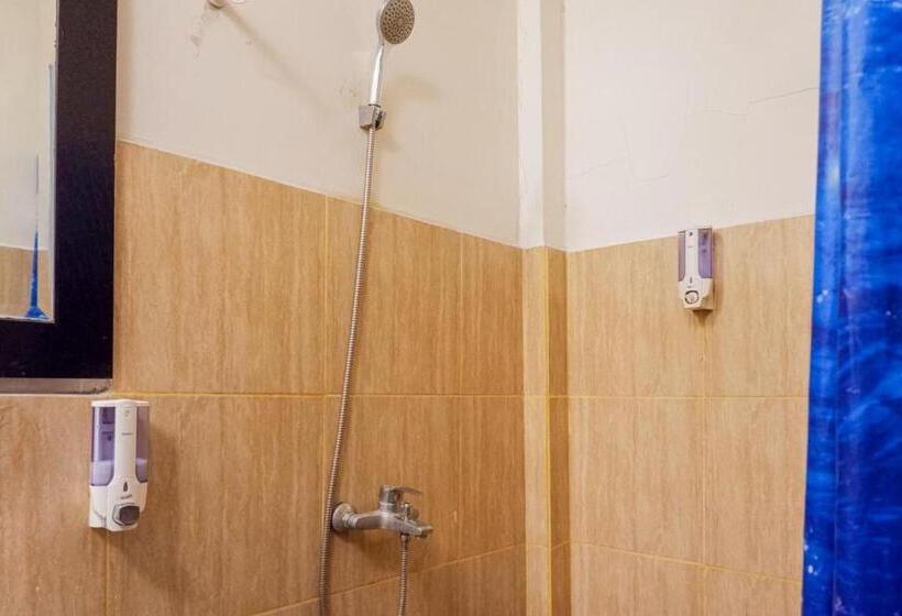 Семейный Номер, Reddoorz Near Rsud Kota Mataram