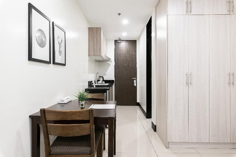 סטודיו דלוקס, Artemis Place Makati