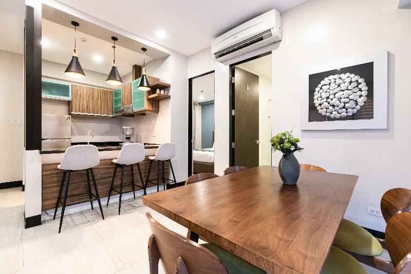 סוויטת פנטהאוז, Artemis Place Makati