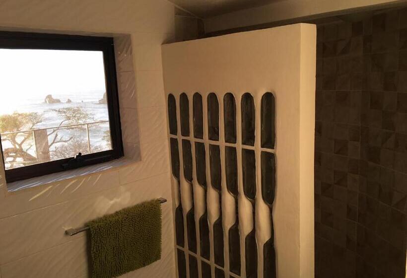 Deluxe Suite King Bed, Hush Maderas