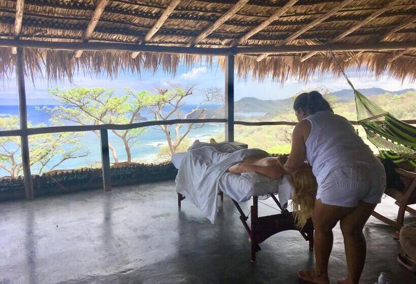 اتاق لوکس با چشمانداز دریا, Hush Maderas