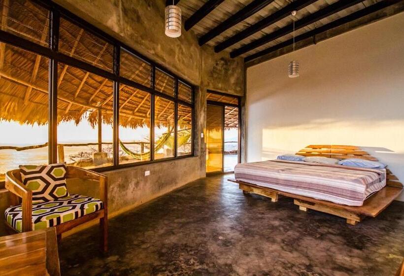 اتاق لوکس با چشمانداز دریا, Hush Maderas