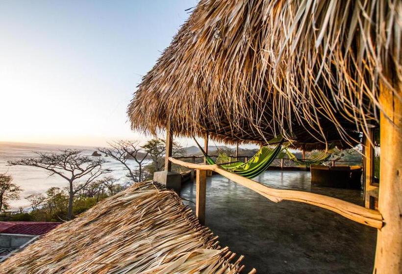 اتاق لوکس با چشمانداز دریا, Hush Maderas