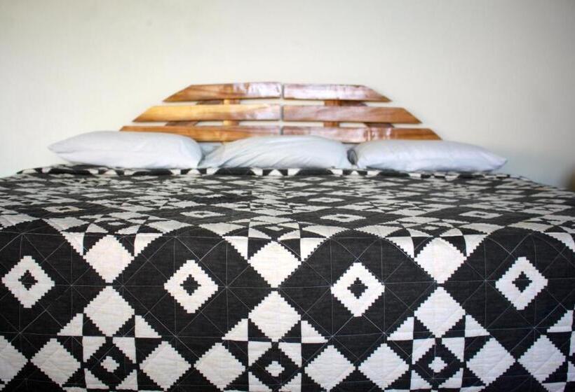 اتاق لوکس با چشمانداز دریا, Hush Maderas