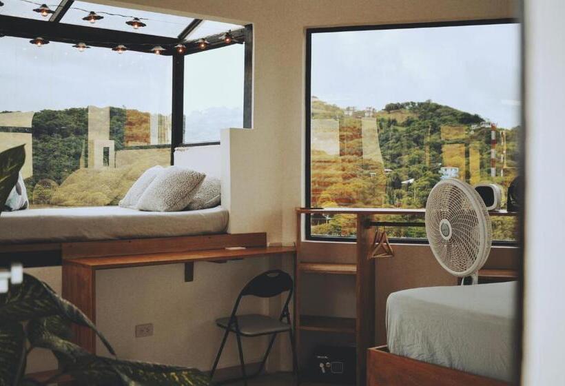 اتاق لوکس با بالکن و چشمانداز دریا, Hush Maderas