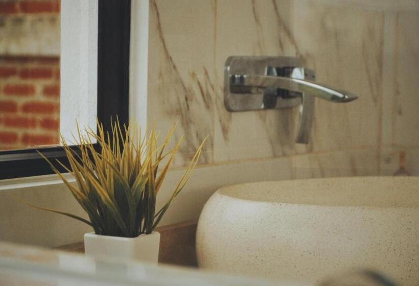 اتاق لوکس با بالکن و چشمانداز دریا, Hush Maderas