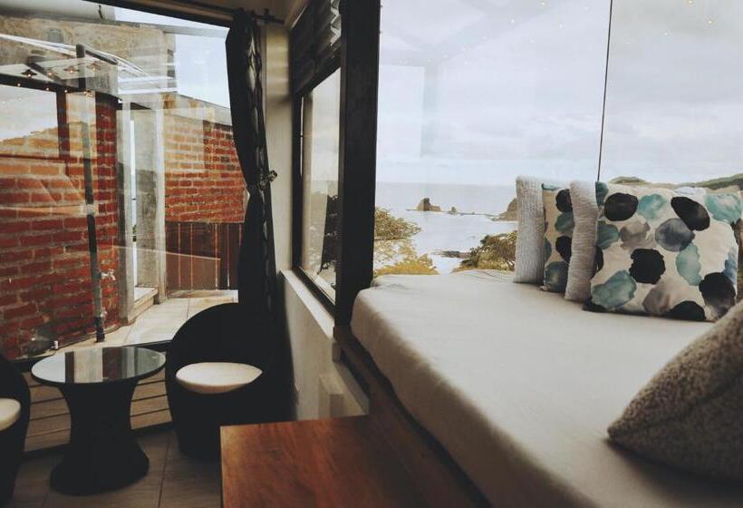 اتاق لوکس با بالکن و چشمانداز دریا, Hush Maderas