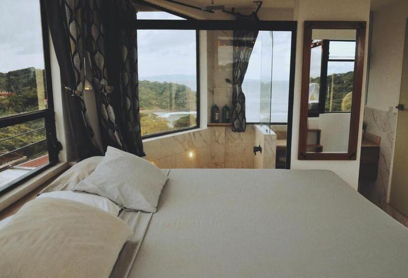 اتاق لوکس با بالکن و چشمانداز دریا, Hush Maderas