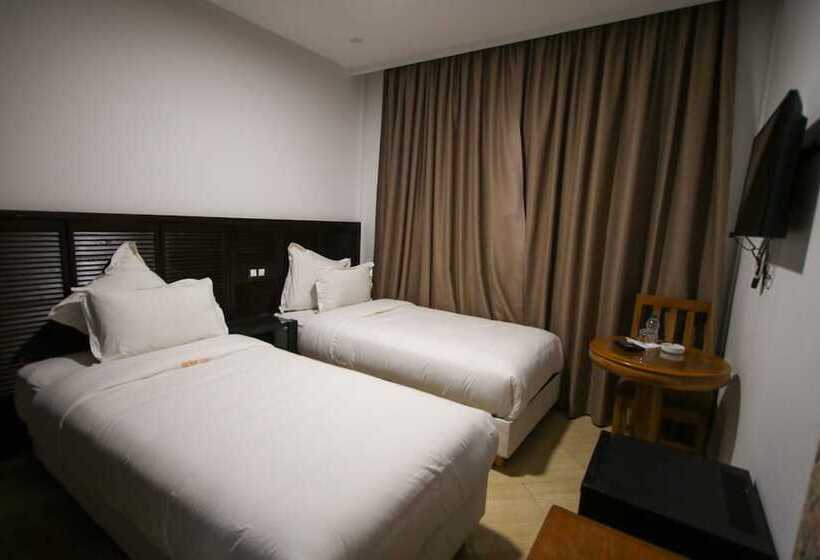 غرفة قياسية, Mansour