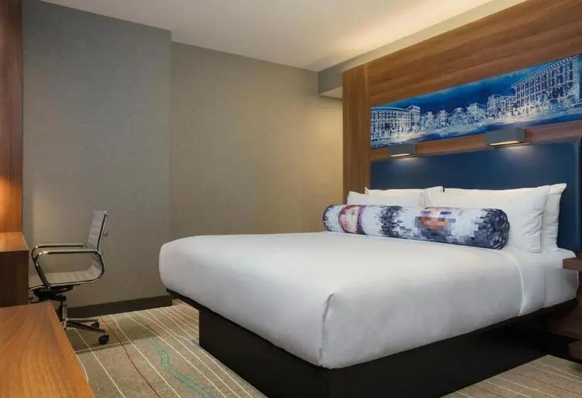 Standard-huone King-vuode, Sky Loft Hotel Kyiv By Rixwell International