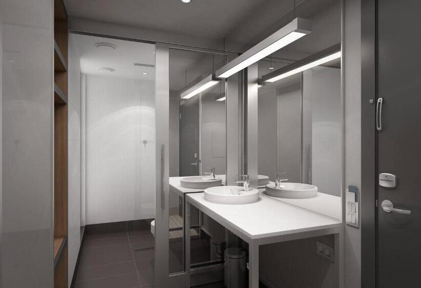 キングサイズベッドのスタンダードルーム, Sky Loft Hotel Kyiv By Rixwell International