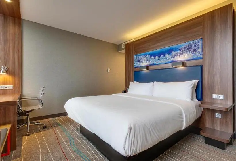 Superior-huone King-vuode, Sky Loft Hotel Kyiv By Rixwell International