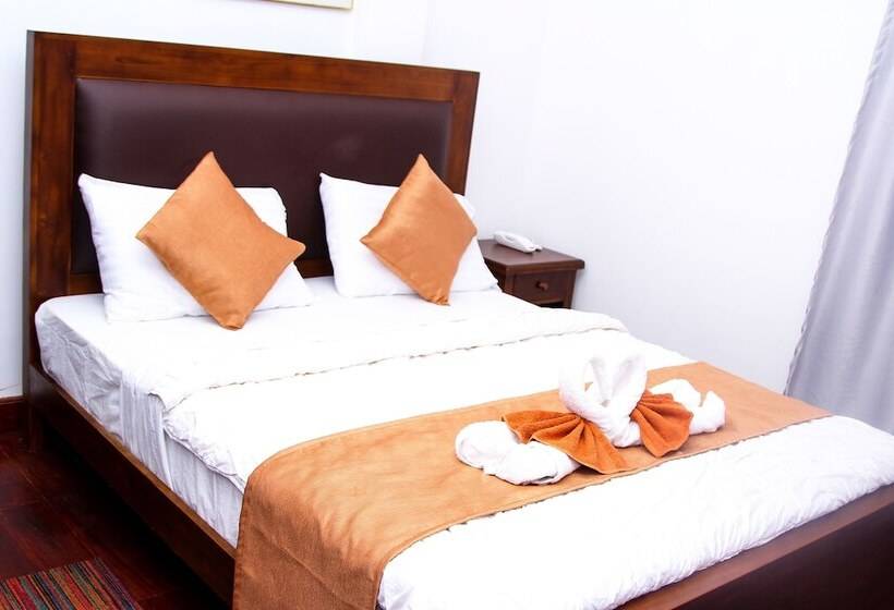 חדר משפחתי, Top Venice