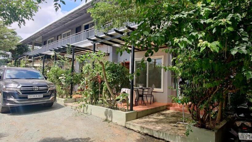 شقة غرفة واحدة, Sanssouci Kep