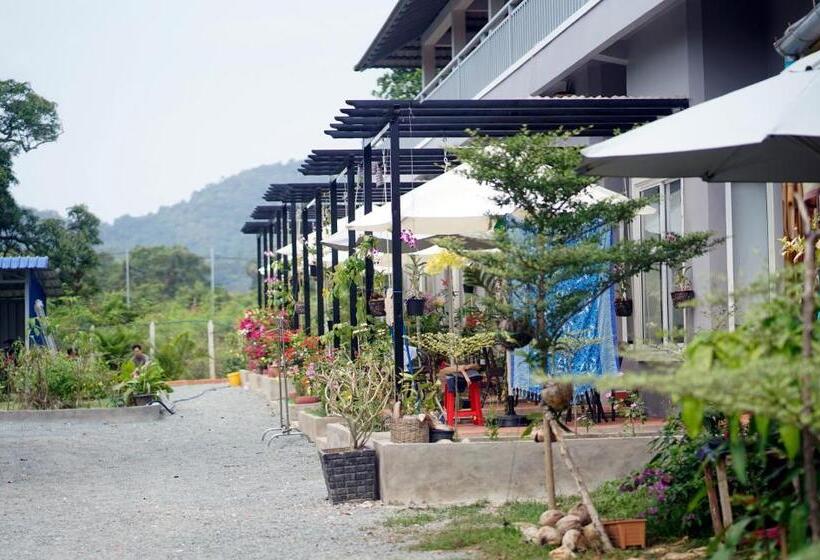 شقة غرفة واحدة, Sanssouci Kep