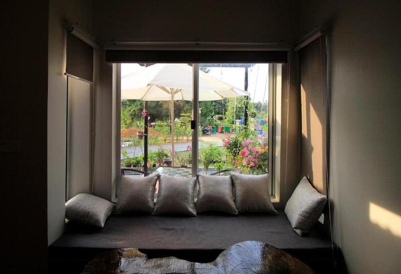 شقة غرفة واحدة, Sanssouci Kep