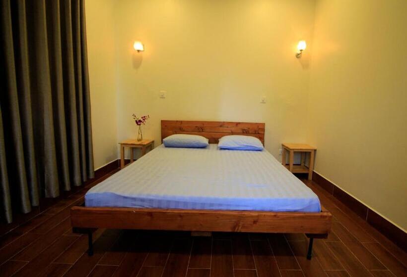 شقة غرفة واحدة, Sanssouci Kep