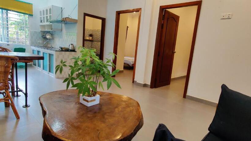 بنجلو قياسى غرفتين نوم, Sanssouci Kep