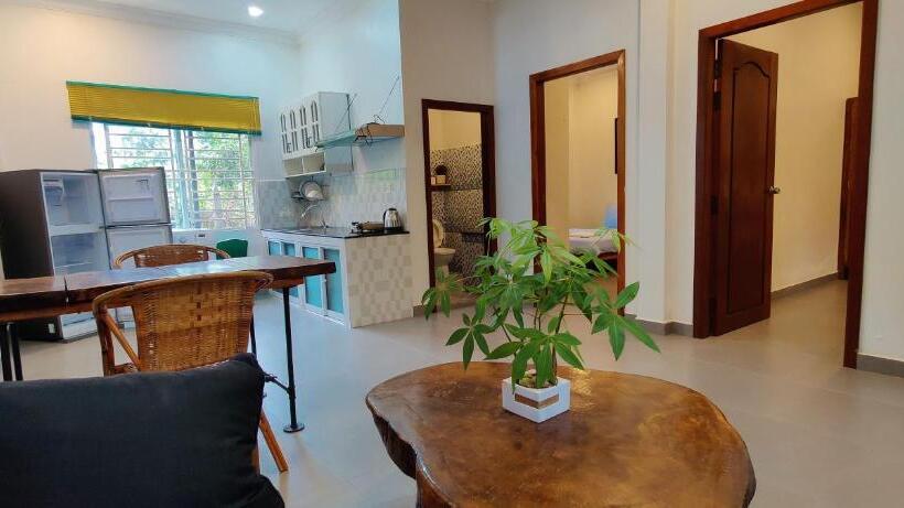 بنجلو قياسى غرفتين نوم, Sanssouci Kep