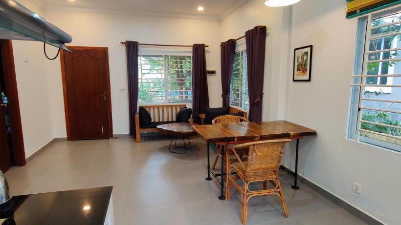 بنجلو قياسى غرفتين نوم, Sanssouci Kep