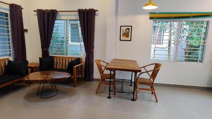 بنجلو قياسى غرفتين نوم, Sanssouci Kep