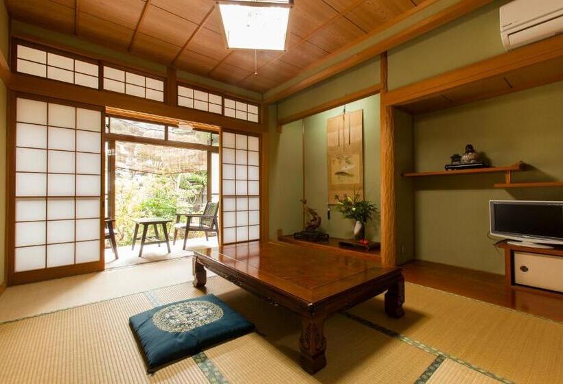 Семейный Номер, Yuuhiken