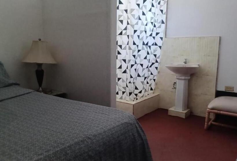 اتاق استاندارد, Drifters@one Mile