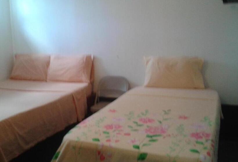 اتاق استاندارد, Drifters@one Mile