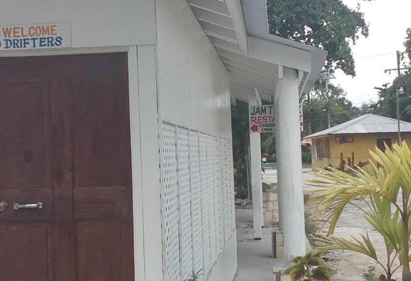 Economy Triple Room, Drifters@one Mile