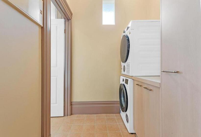 带1个卧室的公寓, Clocktower Suites