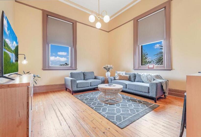 带1个卧室的公寓, Clocktower Suites