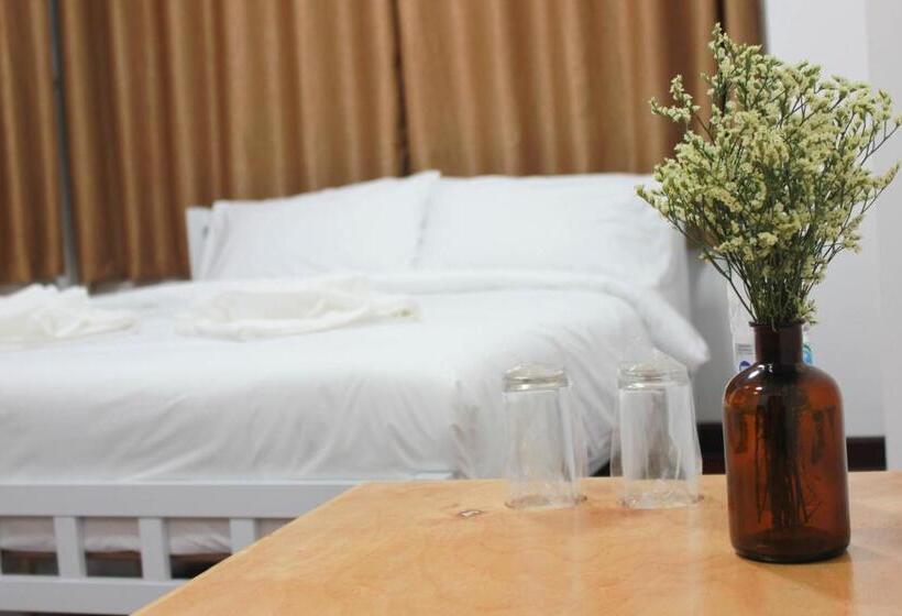 اتاق استاندارد با سرویس بهداشتی مشترک, Home@hostel Kanchanaburi