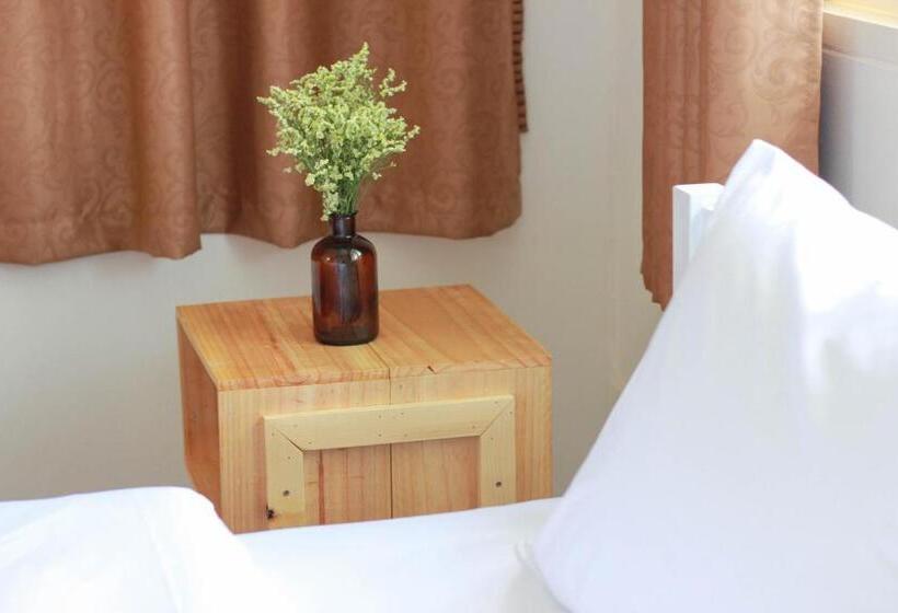 Standard room with outdoor bath, Home@hostel Kanchanaburi