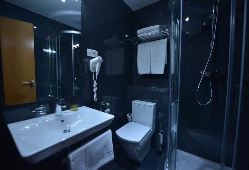 اتاق استاندارد, Annakhil