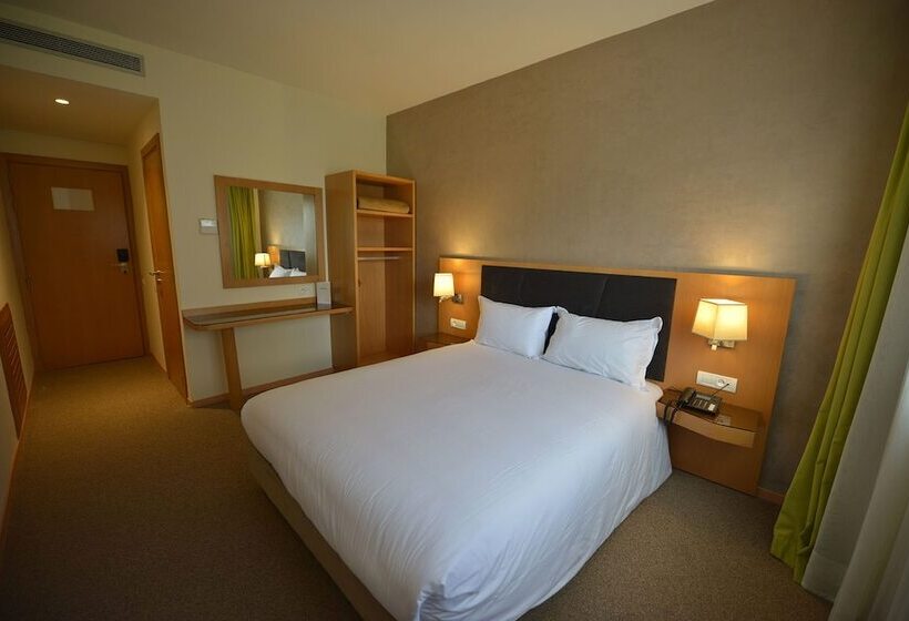 اتاق استاندارد, Annakhil