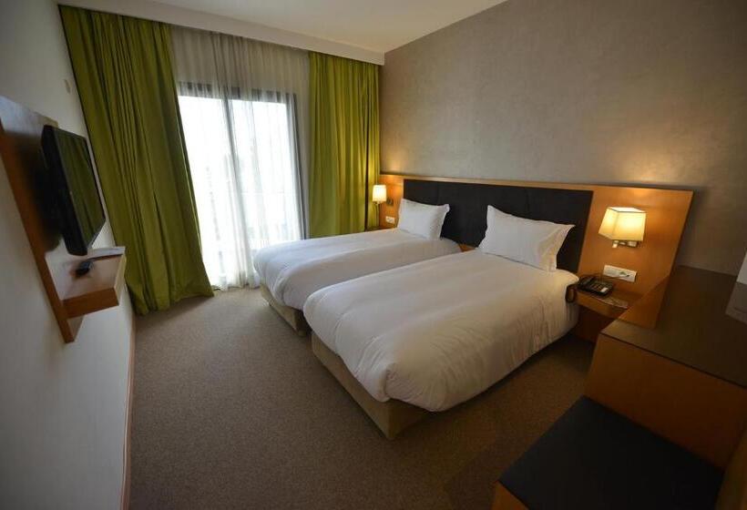 اتاق استاندارد, Annakhil