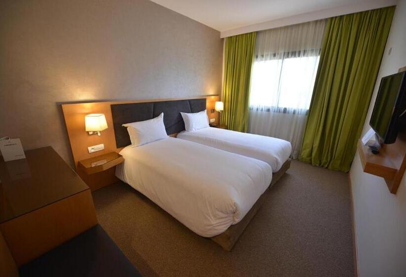 اتاق استاندارد, Annakhil